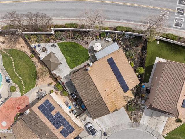 1980 Ponderosa Court, Hollister CA: https://media.crmls.org/mediaz/2b8d870b-34df-4505-81d7-ea801f039267.jpg