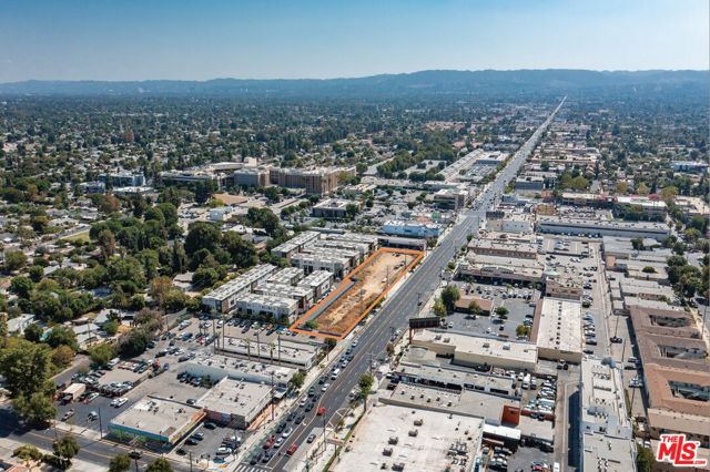 Image 5 of 8 For 8350 Reseda Boulevard