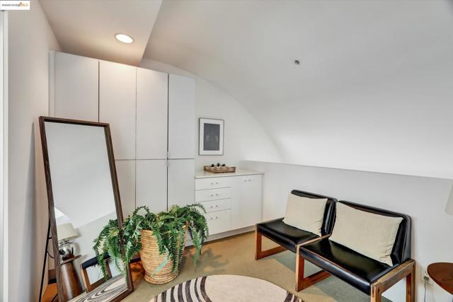 2709 10th St, Berkeley CA: https://media.crmls.org/mediaz/2b8dafaf-4c83-421b-b421-beedaec6dd0b.jpg