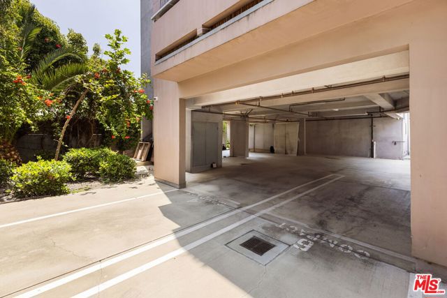 8513 Cashio Street, Los Angeles CA: https://media.crmls.org/mediaz/2b8e075d-f846-42a4-842d-9a87186bbae3.jpg