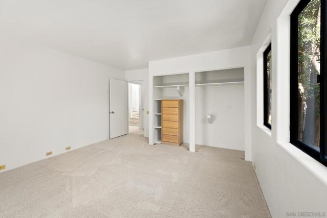 2195 Hayden Way, San Diego CA: https://media.crmls.org/mediaz/2b8eba57-512e-4358-b599-0110078ba267.jpg
