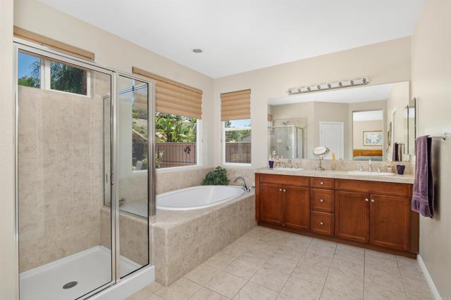 Image 24 of 44 For 2625 Emerald Oaks Gln