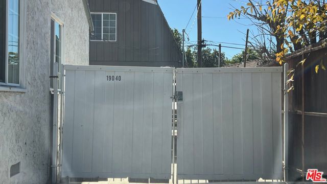 19040 Bassett Street, Reseda CA: https://media.crmls.org/mediaz/2b8fb24d-74c2-4bc7-810b-25eb6984b9c5.jpg