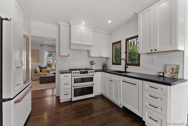 5092 E Mountain View Drive, San Diego CA: https://media.crmls.org/mediaz/2b9047e9-9ec3-4038-9eea-bc42ba0d1294.jpg
