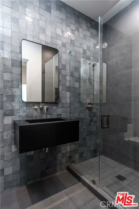 5107 Gaynor Avenue, Encino CA: https://media.crmls.org/mediaz/2b9136ff-eb16-4446-96d7-b936e24448fe.jpg