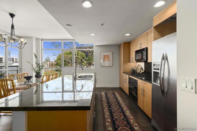 3812 Park Blvd, San Diego CA: https://media.crmls.org/mediaz/2b917ea1-fa89-479f-843f-8a913f5e4b66.jpg