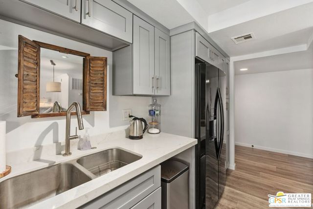 400 N Sunrise Way, Palm Springs CA: https://media.crmls.org/mediaz/2b918325-42cb-4aff-96d0-80641703d273.jpg