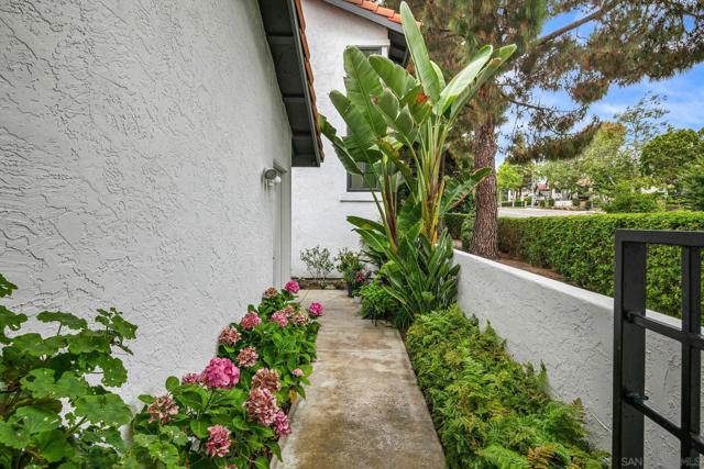 3458 Voyager Cir, San Diego CA: https://media.crmls.org/mediaz/2b91df05-84be-416e-a697-99672640133b.jpg
