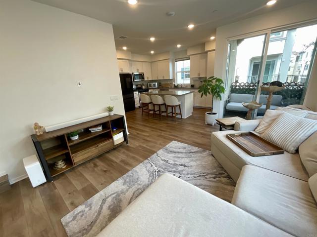 Detail Gallery Image 13 of 42 For 419 Atlas, Escondido,  CA 92025 - 2 Beds | 2/1 Baths