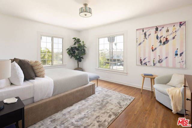 922 N Edgemont Street, Los Angeles CA: https://media.crmls.org/mediaz/2b92bbca-3247-4a21-a4ba-46a4ee26bd00.jpg