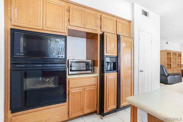 778 Avenida De La Barca, Chula Vista CA: https://media.crmls.org/mediaz/2b92efba-1e70-4524-acfa-11ba5150f3a2.jpg