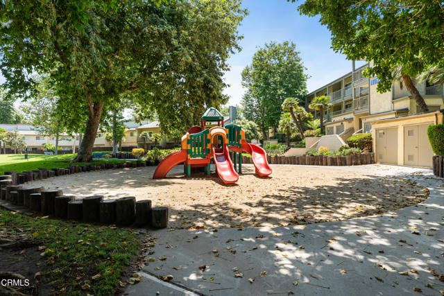 542 Ebbtide Circle, Port Hueneme CA: https://media.crmls.org/mediaz/2b92f93f-d67c-40c8-8220-98898732d536.jpg