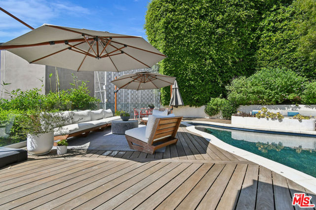 2137 Sunset Plaza Dr. photo 33