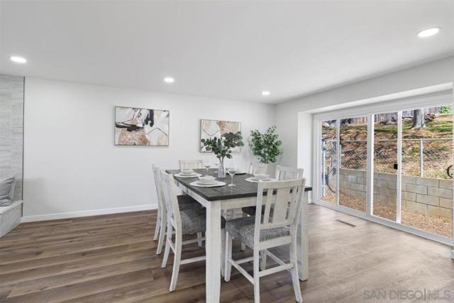 1756 Alhudson Dr, Escondido CA: https://media.crmls.org/mediaz/2b93355e-0fff-43f5-a21b-af0ce02f03be.jpg