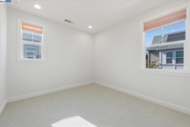 4206 Sunset View Dr, Dublin CA: https://media.crmls.org/mediaz/2b9359fe-2996-4b40-a912-f6bc4b710bb6.jpg
