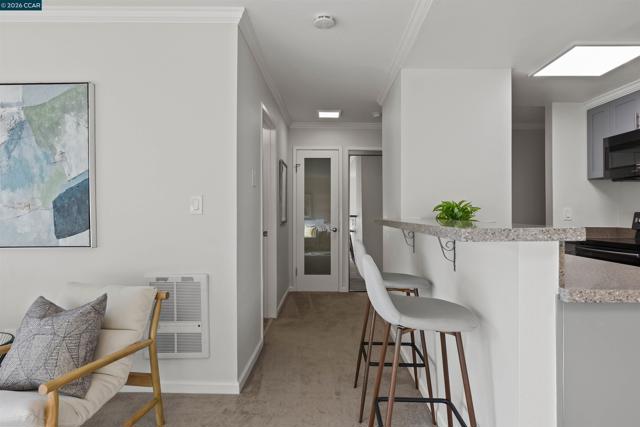 590 El Dorado Ave, Oakland CA: https://media.crmls.org/mediaz/2b9364d7-c945-4e01-bb32-9e8394a381c6.jpg