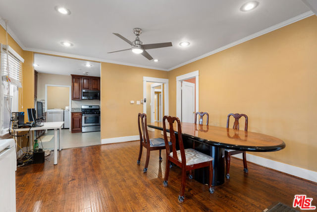 3941 2nd Avenue, Los Angeles CA: https://media.crmls.org/mediaz/2b93bca1-97d7-4ac4-9940-c1ec1cd87bf5.jpg