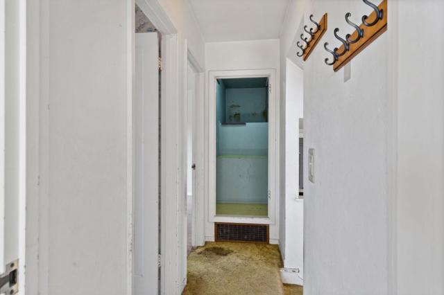 2326 Buena Vista Avenue, Belmont CA: https://media.crmls.org/mediaz/2b944127-e33c-4e8f-8d8e-a2d8de4b63f3.jpg