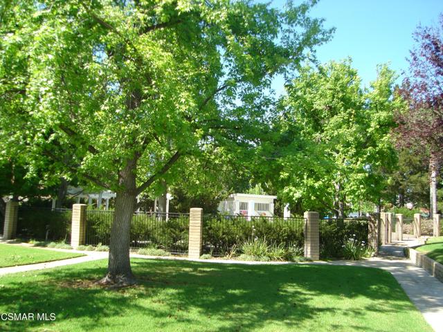 1098 Glenbridge Circle, Westlake Village CA: https://media.crmls.org/mediaz/2b95005d-06ad-47d0-9380-24cd4bb2d695.jpg