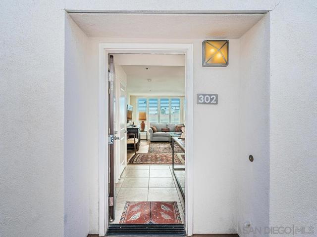 924 Hornblend, San Diego CA: https://media.crmls.org/mediaz/2b955fd9-23ce-4cb6-a9e4-aa8b1003d3d7.jpg