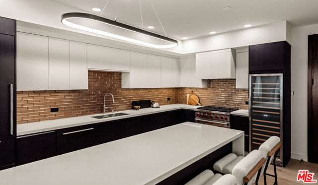 Drew Fenton | 505 S Barrington Avenue Los Angeles CA | MLS: 7082117