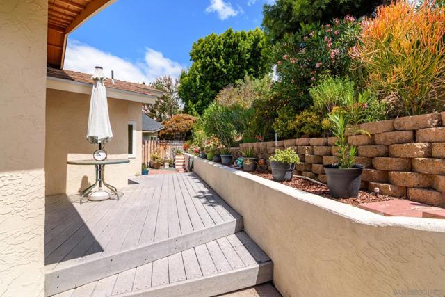 9919 Sorrel Ave, Lakeside CA: https://media.crmls.org/mediaz/2b9601af-8a02-469d-a8af-99dab36a4819.jpg