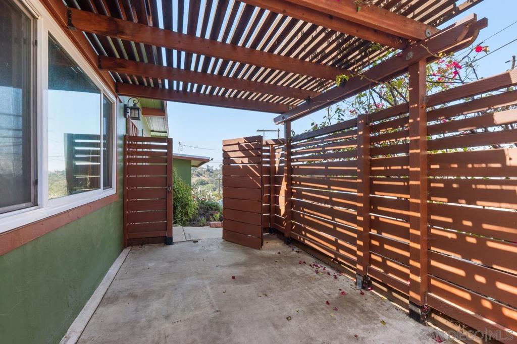 2437 Laurie - photo 6