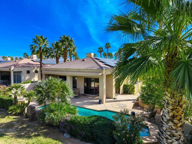 1 Birkdale Circle, Rancho Mirage CA: https://media.crmls.org/mediaz/2b969ad1-eda7-4e5d-80a2-19994ef01bd8.jpg