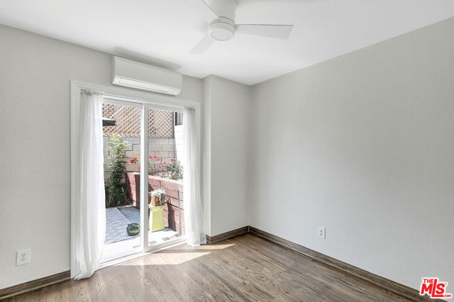 2073 VINE Street, Los Angeles CA: https://media.crmls.org/mediaz/2b96f56a-8596-4e34-9f9d-832f4d0b776a.jpg