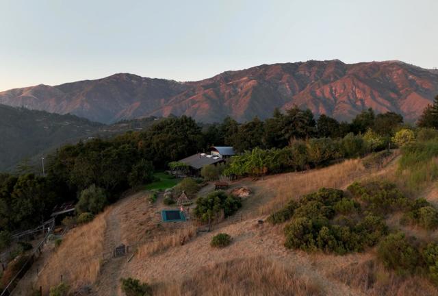 47320 Highway 1, Big Sur CA: https://media.crmls.org/mediaz/2b975db6-991f-425c-8bb2-6bbf8a9bace1.jpg
