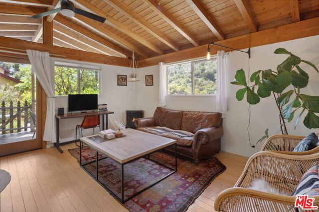 1256 N Topanga Canyon Boulevard, Topanga CA: https://media.crmls.org/mediaz/2b977ce5-5075-4926-878e-3f9bbe0e651d.jpg