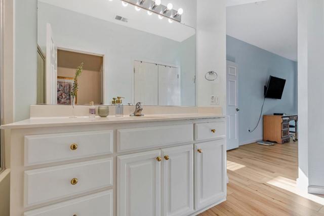 197 Summerset Drive, Brentwood CA: https://media.crmls.org/mediaz/2b97a583-e2d8-48b9-ba01-04032123b93d.jpg