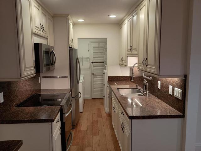 1514 Dolphin Drive, Aptos CA: https://media.crmls.org/mediaz/2b98198f-7028-4360-9872-0f8500c6f5af.jpg