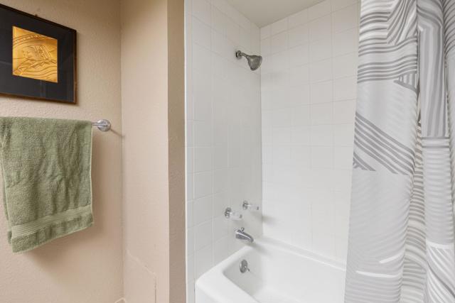 Image 31 of 38 For 73449 Foxtail Lane