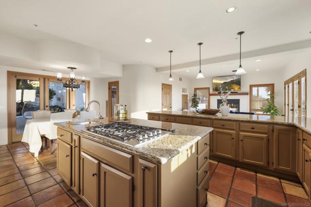 859 Cocos Dr, San Marcos CA: https://media.crmls.org/mediaz/2b98dd37-6187-4726-989f-402135479686.jpg