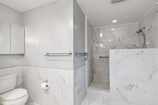 139 Parnassus Circle, Oceanside CA: https://media.crmls.org/mediaz/2b991ff1-6fde-4969-8d3e-cd0d9c746e39.jpg