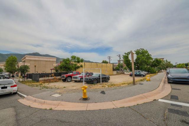 41915 4th Street, Temecula CA: https://media.crmls.org/mediaz/2b999a17-2d30-457a-ba87-a2141395fc3b.jpg