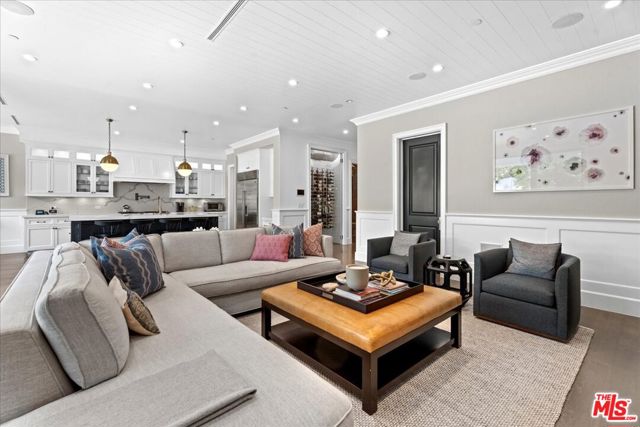 4105 Bellingham Avenue, Studio City CA: https://media.crmls.org/mediaz/2b999f4f-73d9-4cd3-8533-8c4cd613bbc2.jpg