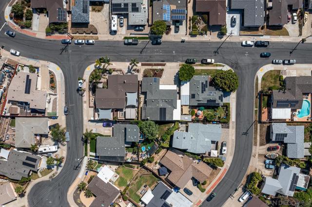 2660 Pheasant Dr, San Diego CA: https://media.crmls.org/mediaz/2b99c2cc-aa86-48f2-8de4-64196fe7003d.jpg