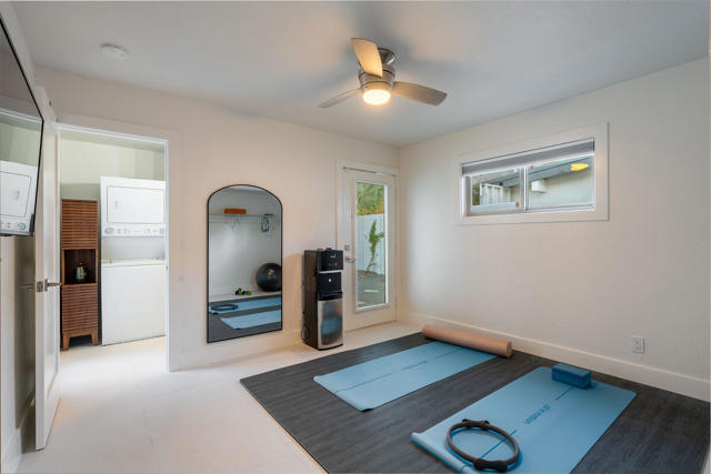 1125 E Sunny Dunes Road, Palm Springs CA: https://media.crmls.org/mediaz/2b99e9f8-fec0-4c21-82f2-cb276675a915.jpg