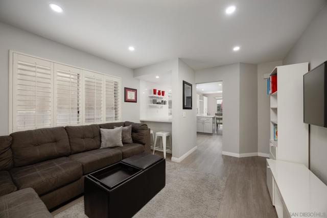 11944 Avenida Marcella, El Cajon CA: https://media.crmls.org/mediaz/2b99f3d9-2a2a-4acc-8dd4-c421bf1ebdf1.jpg