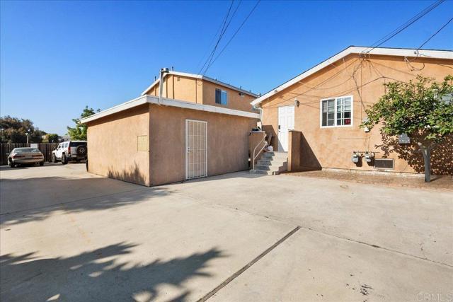 6736 40 Kelly Street, San Diego CA: https://media.crmls.org/mediaz/2b9ac392-6e37-4de9-a4a1-5f82a9dc33b7.jpg