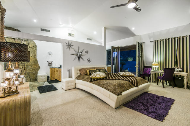 3569 Calmada Road, Pioneertown CA: https://media.crmls.org/mediaz/2b9ae250-dd95-4fc0-a7c9-e62743af1d5c.jpg