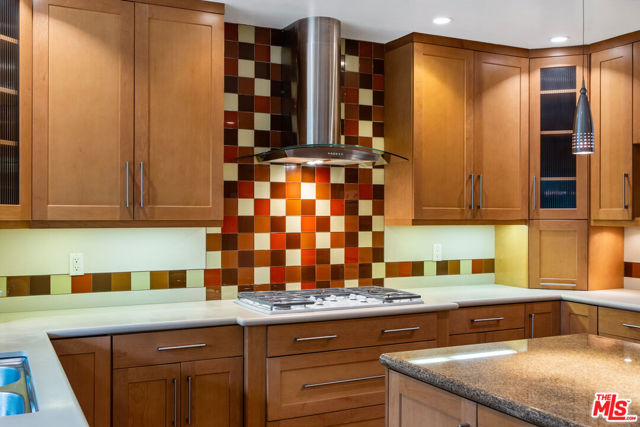 15901 High Knoll Road, Encino CA: https://media.crmls.org/mediaz/2b9b1b06-38f9-4886-8204-5670dccbd746.jpg
