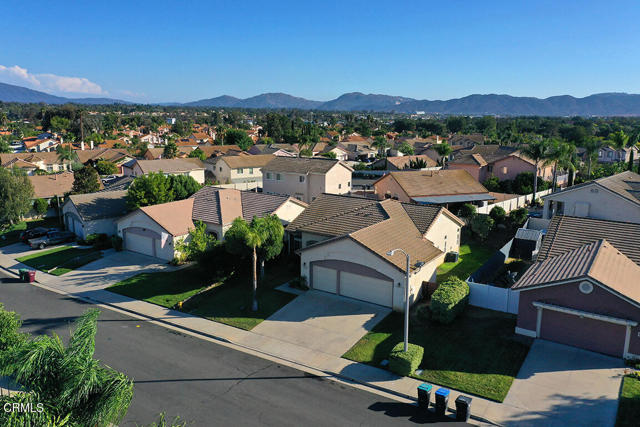 26921 Saint Kitts Court, Murrieta CA: https://media.crmls.org/mediaz/2b9ba711-153c-438f-9032-dfe171d69db5.jpg