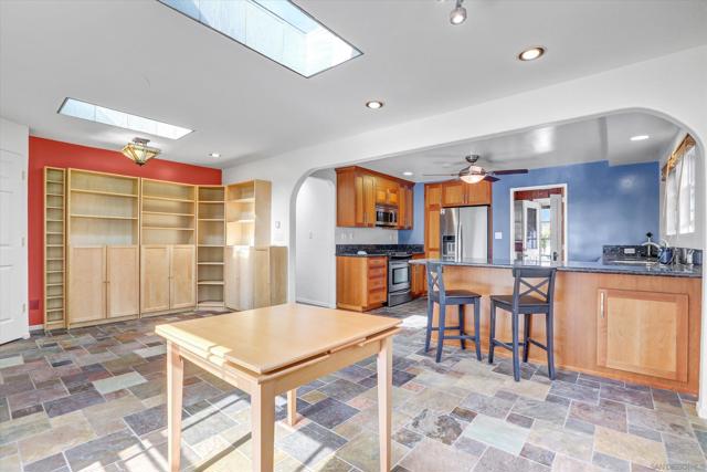 Image 7 of 37 For 4640 Greene St