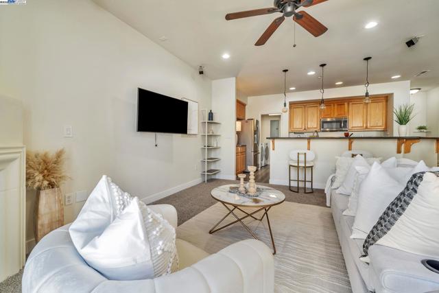 4222 Clarinbridge Cir, Dublin CA: https://media.crmls.org/mediaz/2b9c3ed5-6117-4834-96b2-adda98df0a9b.jpg
