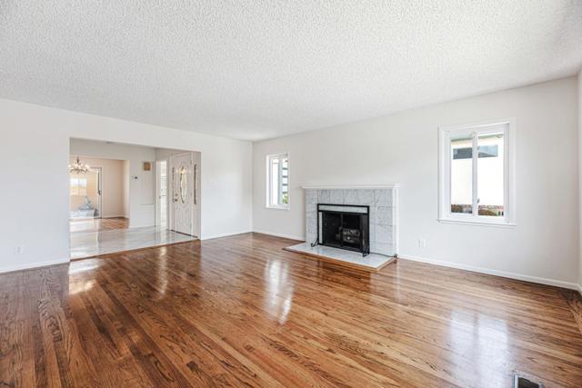 417 36th Avenue, San Mateo CA: https://media.crmls.org/mediaz/2b9c8897-8955-48bb-a08e-5a6975d0d0df.jpg