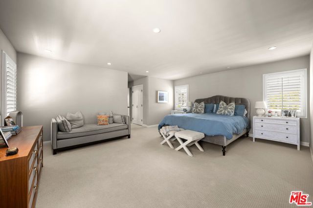 403 S Bundy Drive, Los Angeles CA: https://media.crmls.org/mediaz/2b9d7e28-d2f2-48e1-aa54-125cb7500a78.jpg