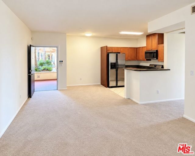 13941 Sherman Way, 208 photo 6